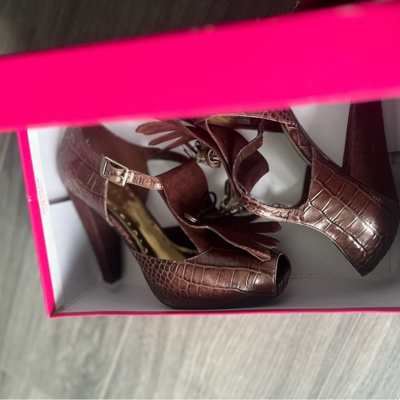 BCBG Malaya Heel - Picture 6 of 6